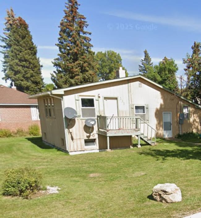 Building Photo - 131 NE Prospect Ave