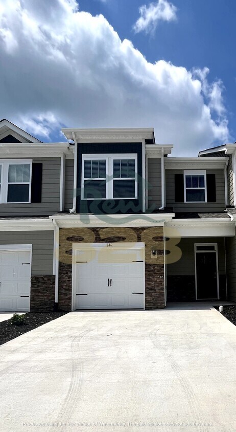 Foto principal - 146 Creekview Rd