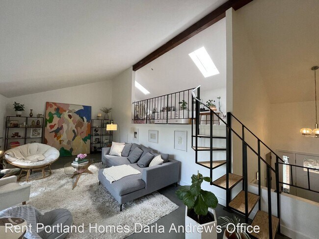 Building Photo - 3 br, 2.5 bath House - 604 SW Primrose St