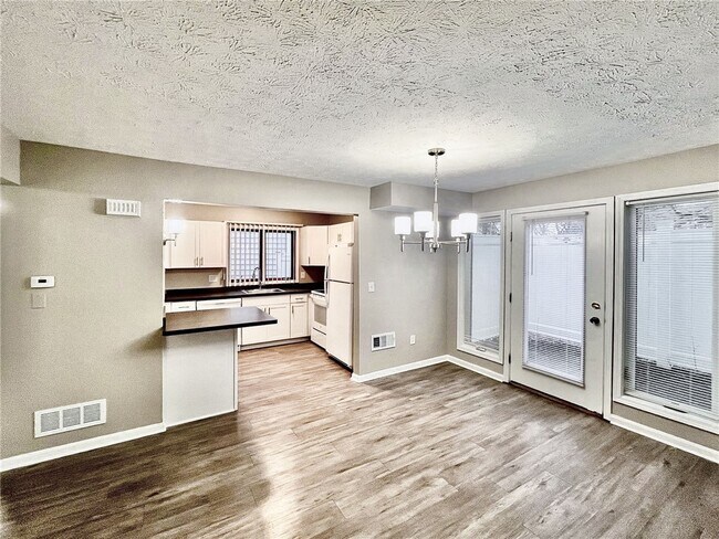 Foto del edificio - 296 S Fitzhugh St