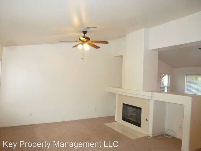 Building Photo - 3 br, 2 bath House - 527 Lennox Dr