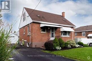 Building Photo - 212 E 32nd St
