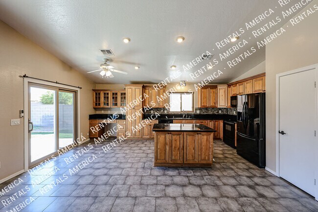 Foto del edificio - 9714 W Heber Rd