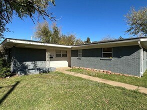 Building Photo - 2641 SW 57th St