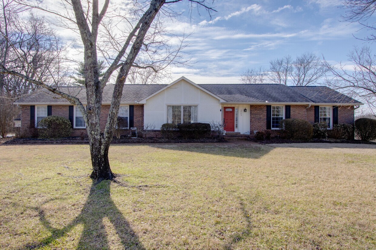 Primary Photo - 5905 Abbott Dr
