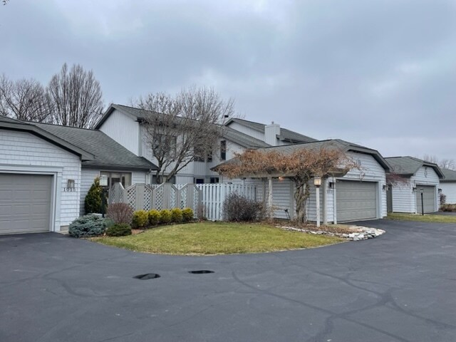 Primary Photo - 1013 Fox Run Rd