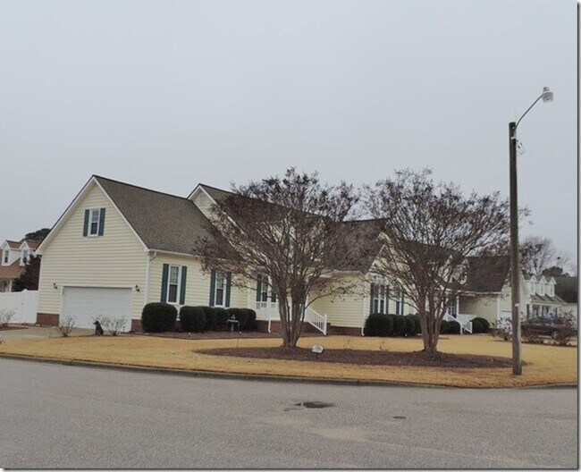 Foto del edificio - 4501 Chandler Dr N