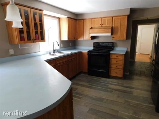 Building Photo - 4 br, 2.5 bath House - 12 Hubbard Hill Rd