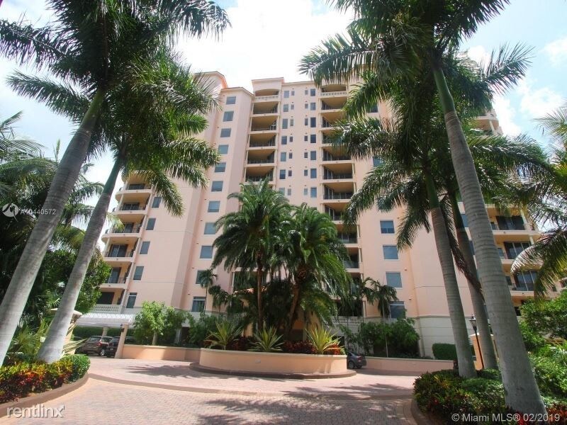 Primary Photo - 13621 Deering Bay Dr