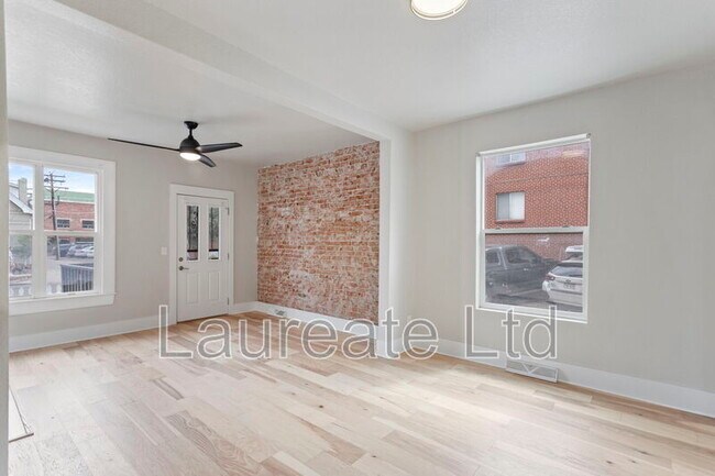 Foto del edificio - 716 E 1st Ave