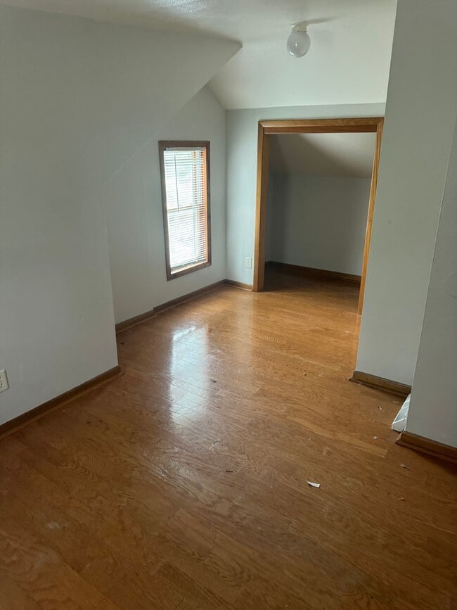 Building Photo - Great little home without the high price!
