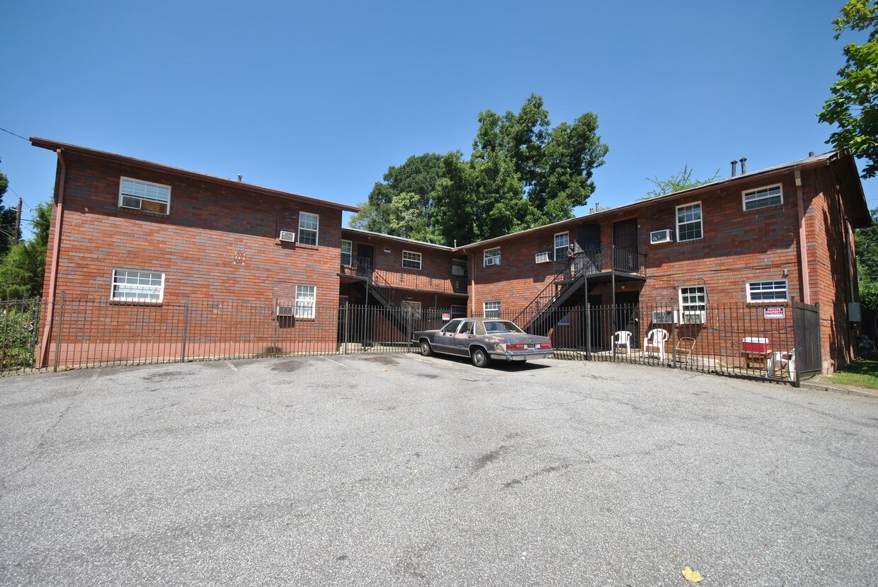 695 Cameron M Alexander Blvd NW, Atlanta, GA 30318 Apartments in