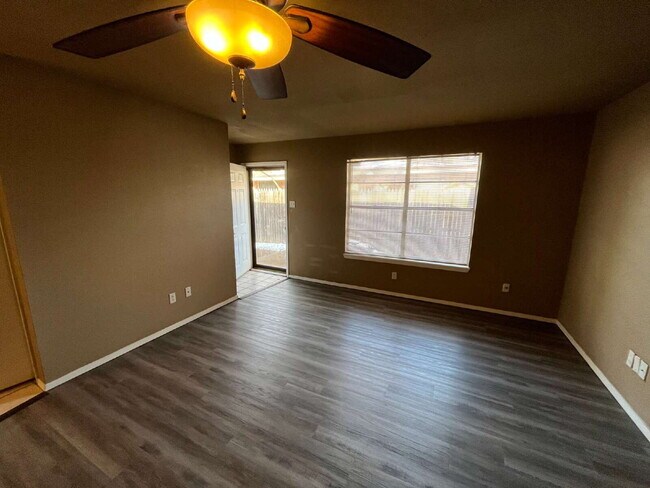 Foto del edificio - 7513 Avenue W Unit A - 2/1/1 in South Lubbock