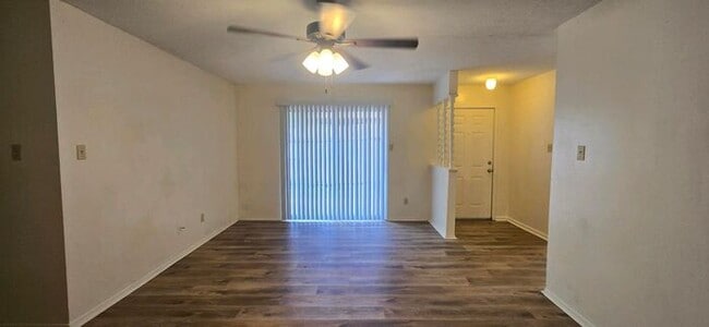 Building Photo - Cozy 3 Bedroom Unit! Tour Today!