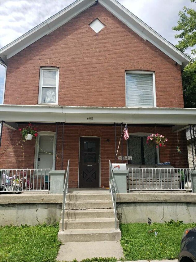 Primary Photo - 608 State St