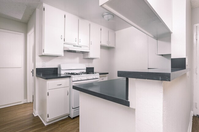 Foto del edificio - 5328 Harmony Ave
