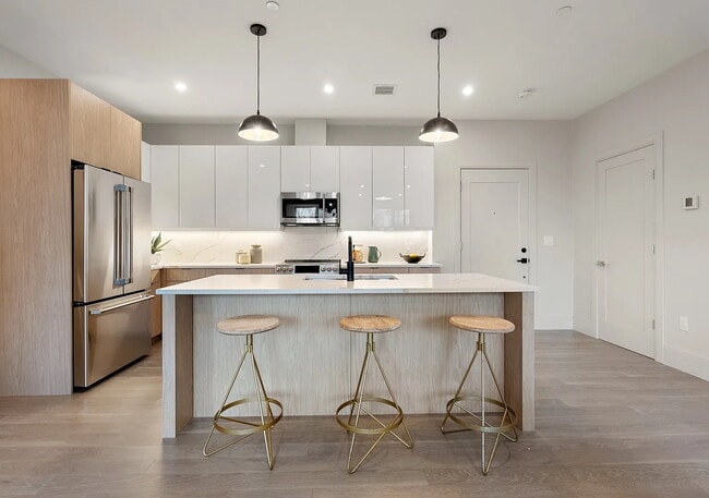 Building Photo - 85 Myrtle St