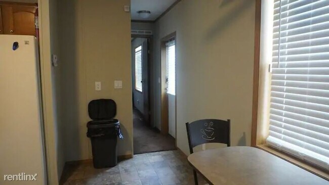 Building Photo - 22600 Middlebelt Rd