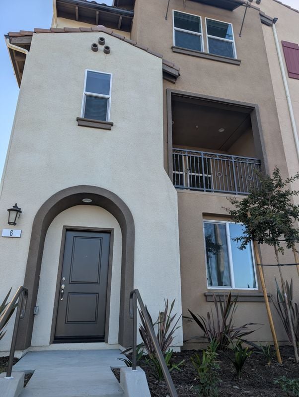Primary Photo - 2430 E Lincoln Ave