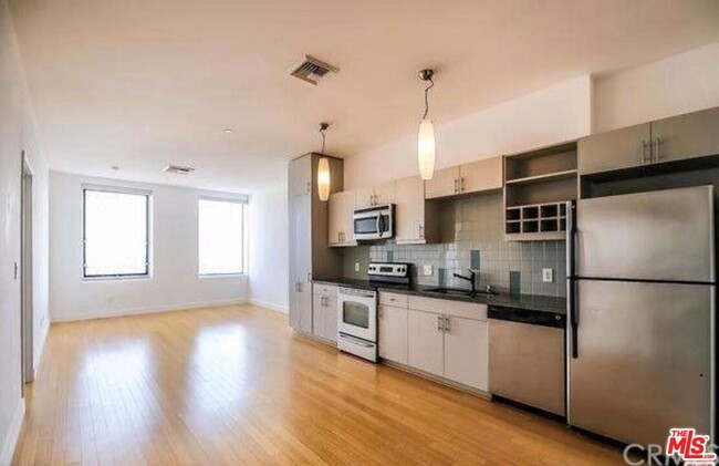 Building Photo - 3810 Wilshire Blvd