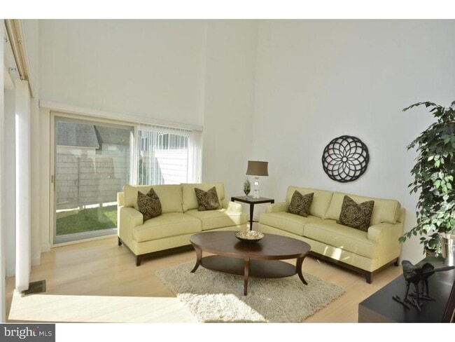 Foto del edificio - 11 Greenview Ave