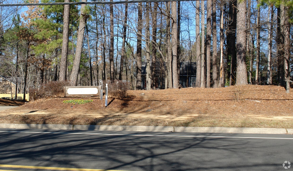 1006 Leon St, Durham, NC 27704 Apartments in Durham, NC