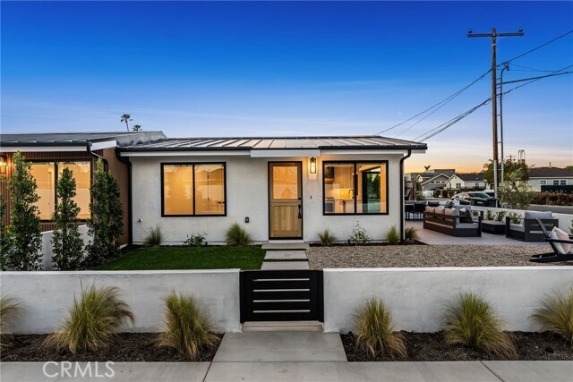 Building Photo - 251 Costa Mesa St