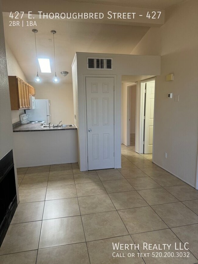 Building Photo - 2 Bed/ 1 Bath home Great Location and Newl...