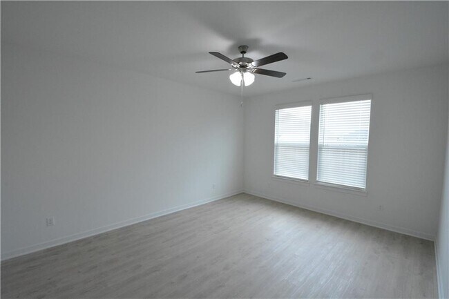 Building Photo - 3880 Aryana Ave