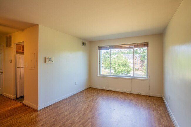 Foto del edificio - Charming 1 BR/1 BA in Washington Highlands!