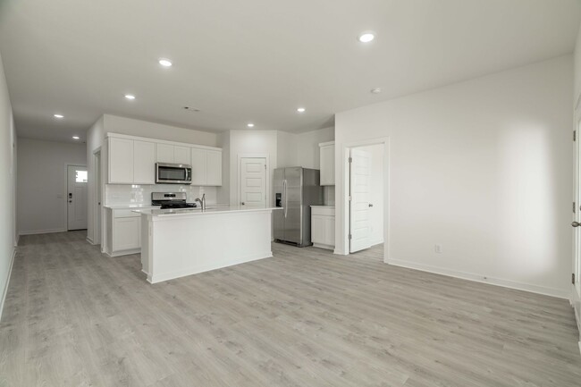 Foto del edificio - BRAND NEW 3-bedroom 2 bath Home in Fayette...