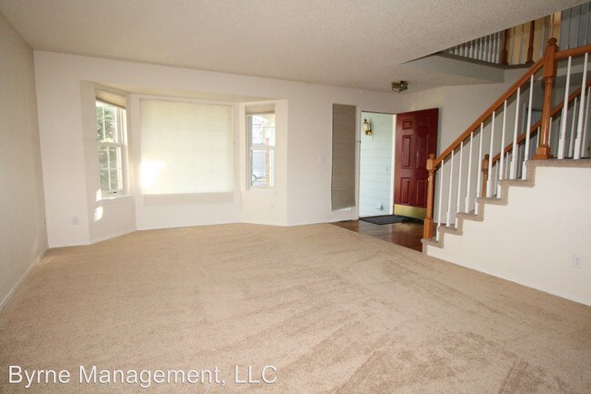 Building Photo - 5 br, 3.5 bath House - 8950 Melbourne Drive