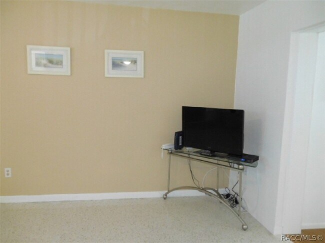 Building Photo - 3515 S Fitch Ave