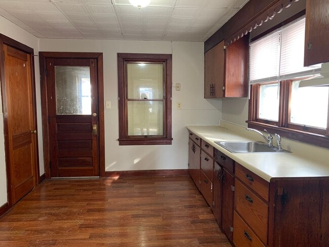 Building Photo - Charming 3-Bedroom, 1-Bathroom Single-Fami...