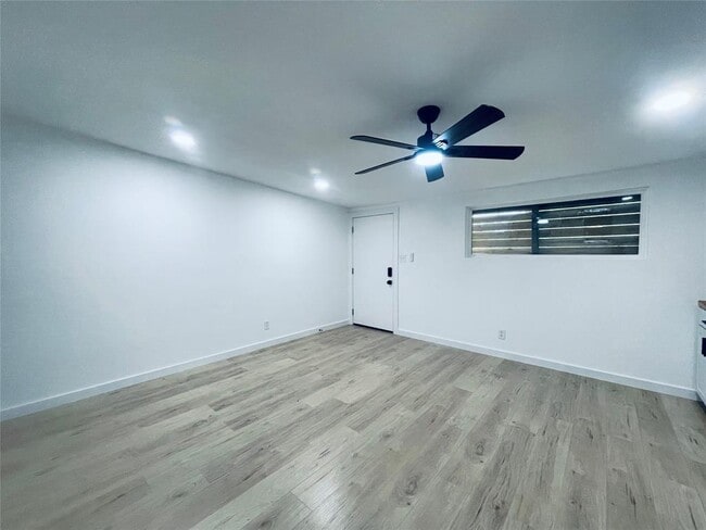 Foto del edificio - 7107 Guadalupe St