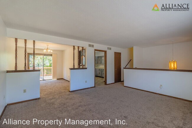 Building Photo - 4 br, 2.5 bath House - 1311 Overlook Dr.