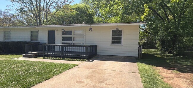 Foto del edificio - 3058 Boswell Dr NW