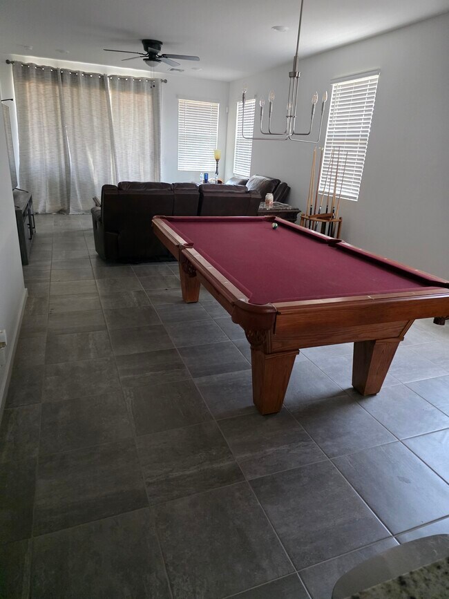 Foto del edificio - 2684 E San Miguel Dr