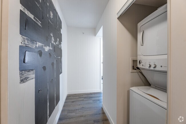 2 chambres, 2 salles de bain - Couloir - 100 Bond Street East