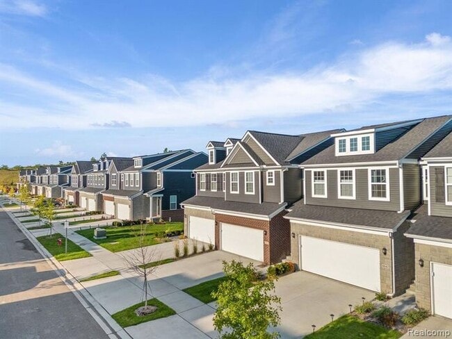 Building Photo - Lake Orion Townhome for Rent – 3 Bed, 2.1 Bath | 1,858 Sq Ft | $3,000/month