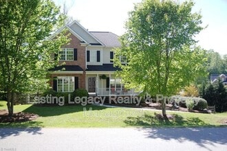 Building Photo - 950 Wellesley Pl Dr