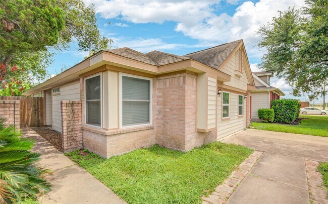 Foto del edificio - 5006 Westfield Village Dr