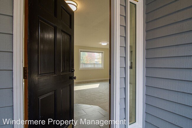Foto del edificio - 3 br, 2 bath House - 9802 117th Pl NE