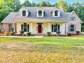 Building Photo - 5506 Oakwood Dr