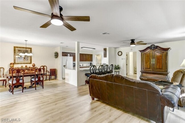 Foto del edificio - 925 Palm View Dr