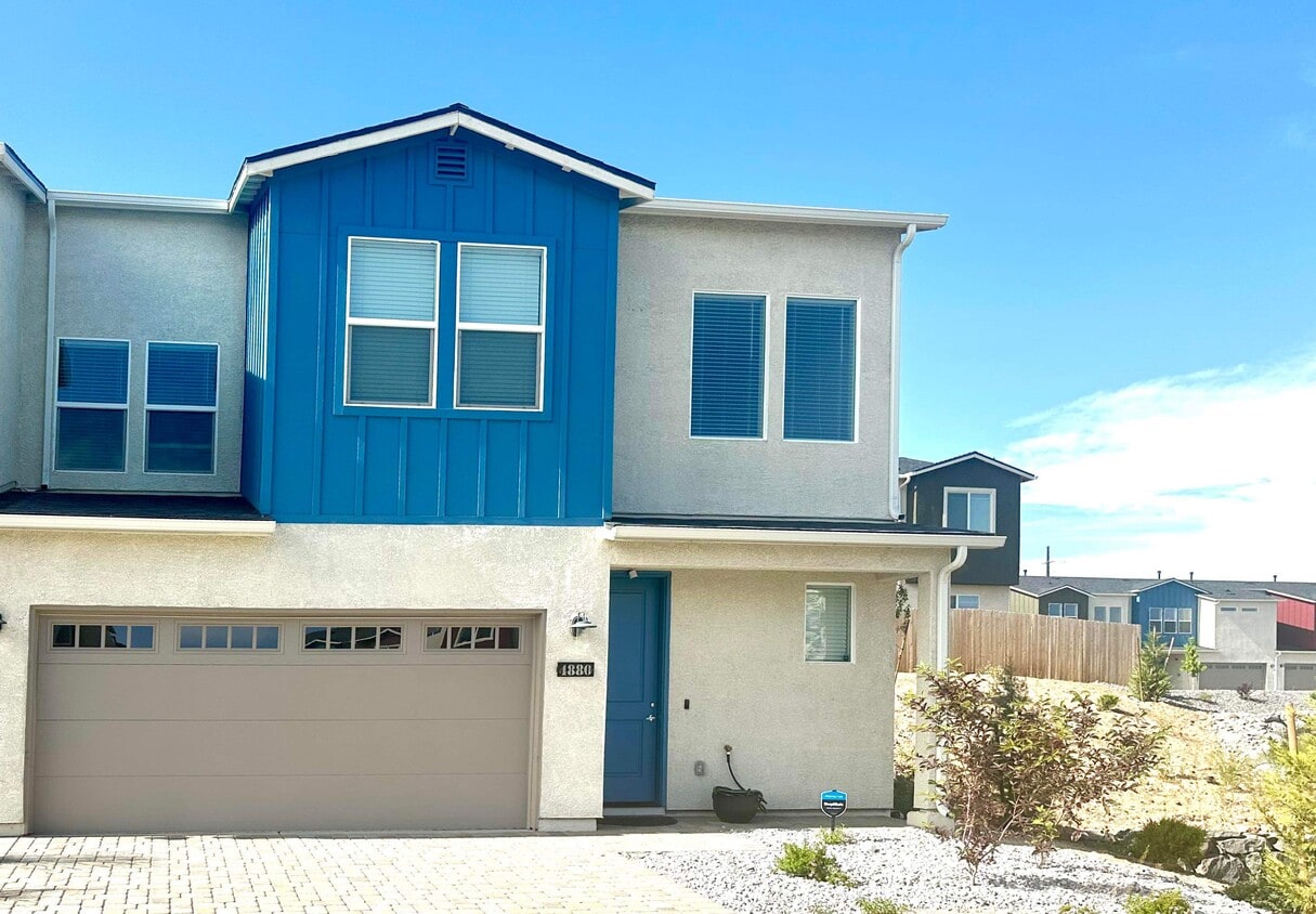 4880 Little Rock Wy, Sun Valley, NV 89433 Townhome Rentals in Sun