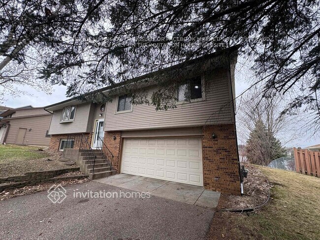 Foto del edificio - 7897 Kingsview Ln N