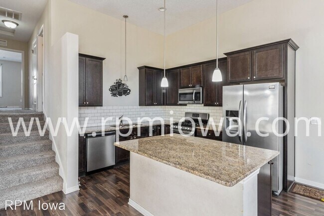 Building Photo - 3 br, 3.5 bath House - 7878 Cottonwood Lane