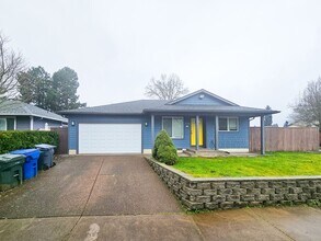 Building Photo - 599 Page Ct