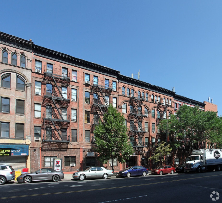 Hudson Piers Apartments in New York, NY